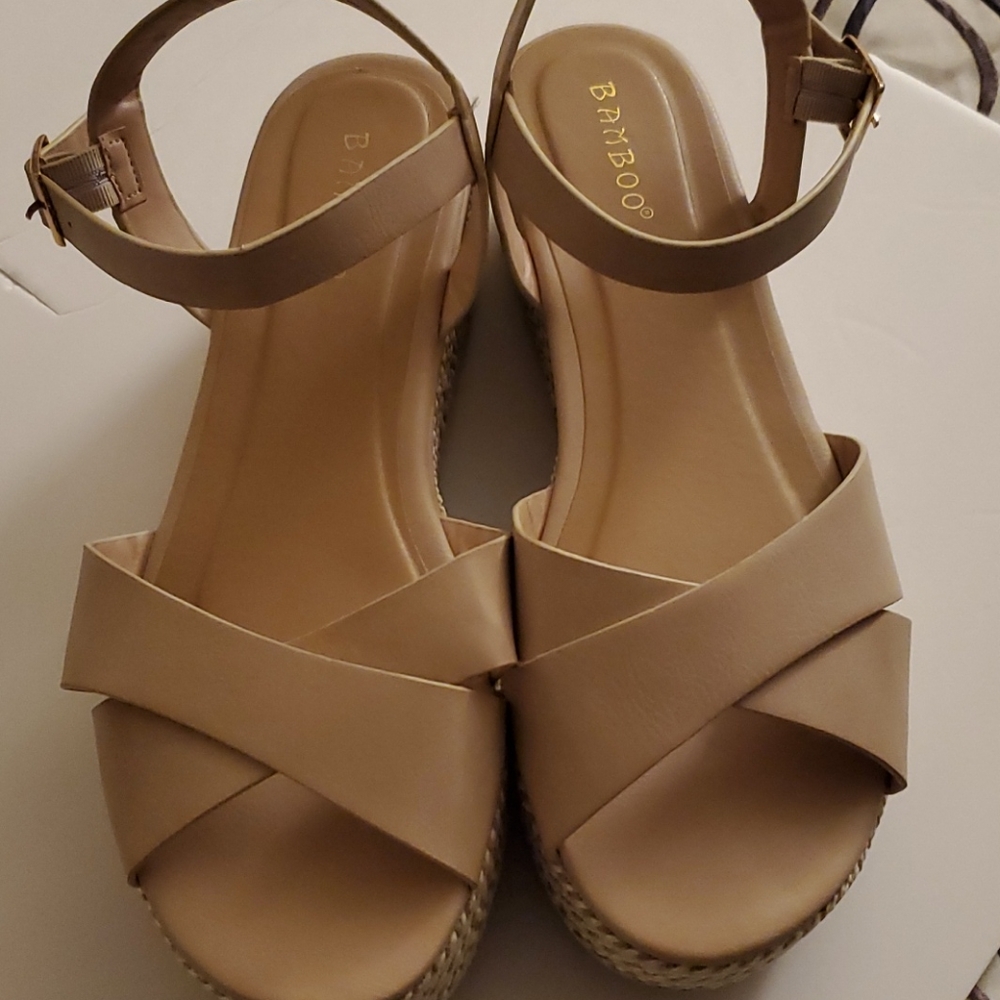 Sandals - Picture 2 of 3
